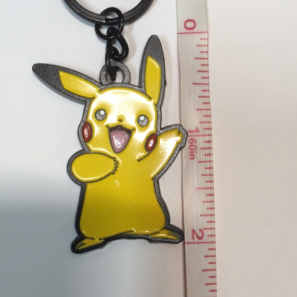 NWT Pokémon Pikachu Metal Keychain - Picture 5 of 10